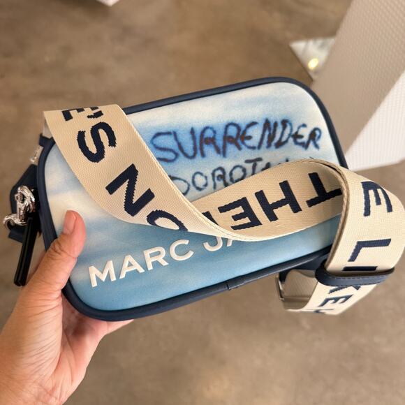 Marc Jacobs x ‘The Wizard of Oz’ Flash Crossbody - Picture 8 of 10